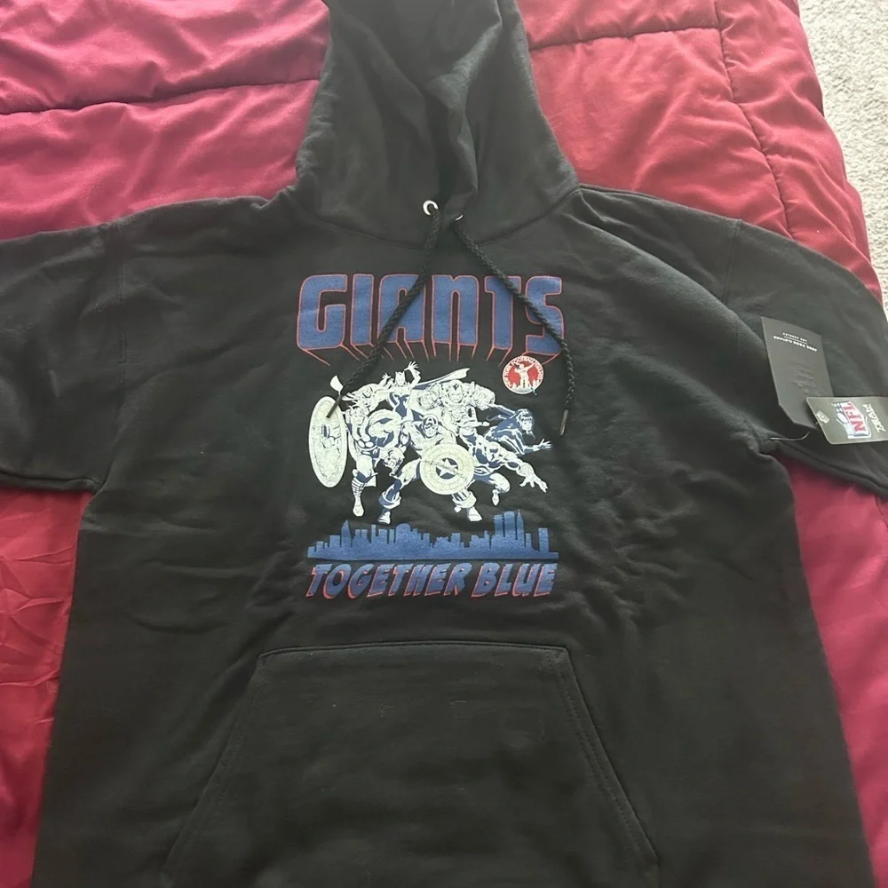 New York Giants Junk Food Marvel Avengers Squad Pullover Hoodie - Black - Picture 1 of 4
